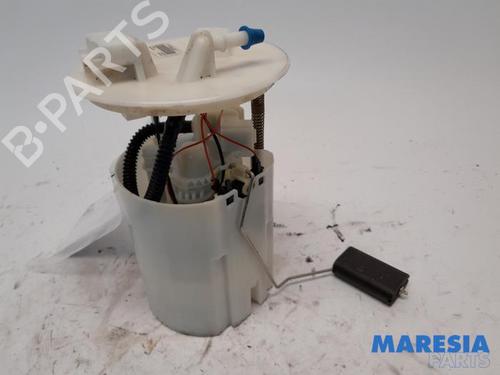 Used Fuel pump RENAULT TWINGO III (BCM_, BCA_) 1.0 SCe 70 (71 hp) 31425116