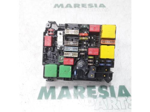 Used Fuse box PEUGEOT 208 I (CA_, CC_) 1.0 VTi (68 hp) 31402621