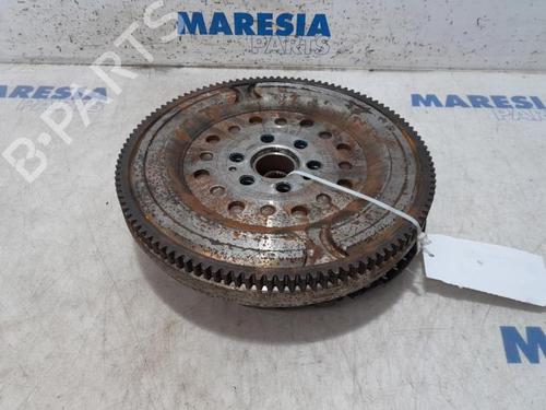 Used Flywheel FIAT DOBLO Cargo (263_) 1.6 D Multijet (263WXD1B, 263WXR1B, 263WXX1B, 263ZXD1B,... (105 hp) 31408284