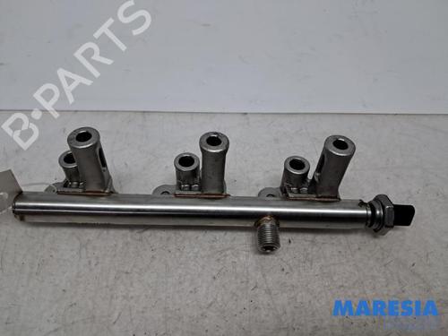 Used Injection rail Injection rail 38569817 38569817