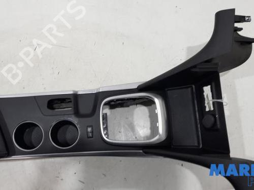 Console centrale RENAULT MEGANE IV Hatchback (B9A/M/N_) 1.2 TCe 130 (B9MR) | BP31452991I22