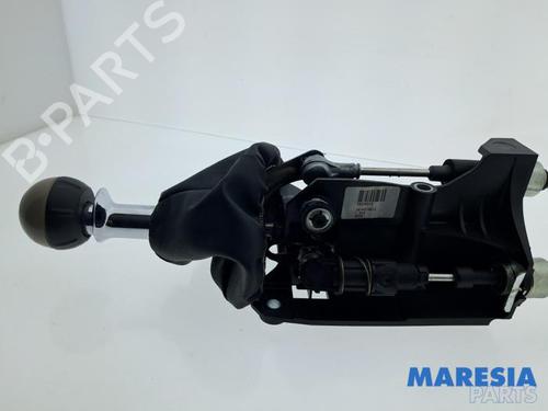 Used Gear lever Gear lever FIAT 500 C (312_) 1.2 (312CXA1A, 312AXA1A) (69 hp) 35820659 35820659