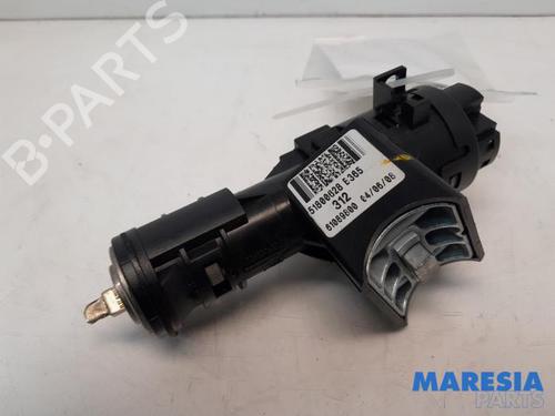 Used Ignition barrel FIAT 500 (312_) 1.2 (312AXA1A) (69 hp) 31410881