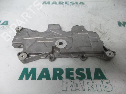 Used Valve cover RENAULT SCÉNIC II (JM0/1_) 1.6 (JM0C, JM0J, JM1B) (113 hp) 31467609