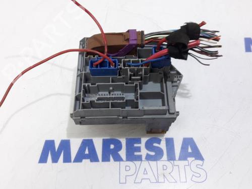 Used Fuse box CITROËN JUMPER I Van (244) 2.8 HDi (128 hp) 31523272