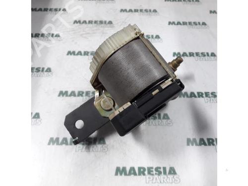 Used Rear right seatbelt RENAULT MEGANE Scenic (JA0/1_) 1.6 16V (JA0B, JA04, JA11, JA00) (107 hp) 31450463