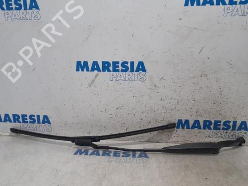 Used Front windshield wiper arm FIAT PANDA (312_, 319_) 0.9 (312PXG1A) (86 hp) 31505720