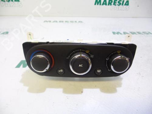 Used Climate control RENAULT CLIO IV (BH_) 0.9 TCe 90 (BHNF, BHMA, BHMH, BHJK, BHJR) (90 hp) 31490817