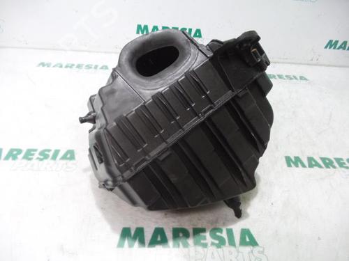 Used Air filter box RENAULT MEGANE III Grandtour (KZ0/1) 1.5 dCi (KZ09, KZ0D, KZ1G, KZ29, KZ14, KZ1W, KZ10, KZ1F,... (110 hp) 31529038