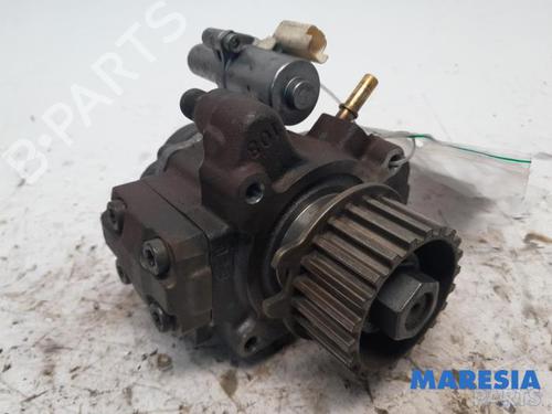 Used Fuel pump PEUGEOT 5008 (0U_, 0E_) 1.6 HDi (112 hp) 31482754