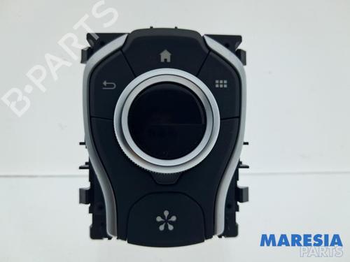 Used Display monitor Display monitor RENAULT TALISMAN Grandtour (KP_) 1.3 TCe 160 (KPNC) (158 hp) 39933025 39933025