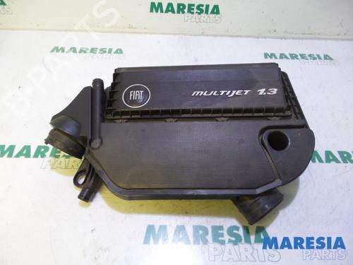 Used Air filter box FIAT FIORINO Box Body/MPV (225_) 1.3 D Multijet (225BXD1A, 225BXB1A, 225BXB11) (75 hp) 31448977