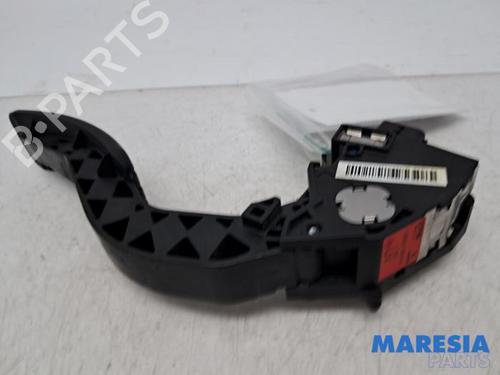 Pedal RENAULT GRAND SCÉNIC III (JZ0/1_) 2.0 16V (JZ0G) (140 hp) 31478977