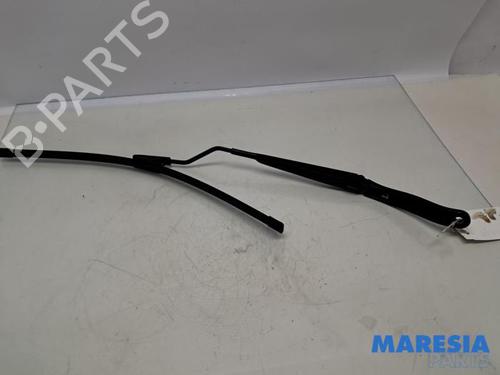 Used Front windshield wiper arm RENAULT MEGANE IV Hatchback (B9A/M/N_) 1.2 TCe 130 (B9MR) (130 hp) 31463096