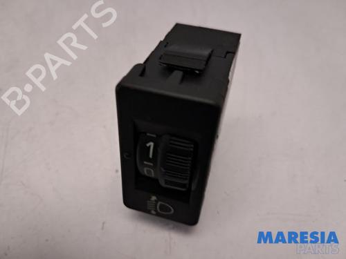 Used Switch PEUGEOT 5008 (0U_, 0E_) 1.6 HDi (114 hp) 31386693