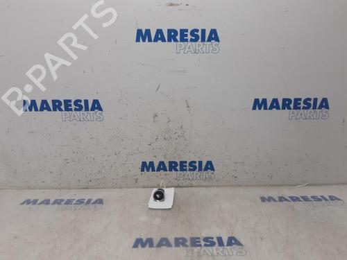 switch-peugeot-508-i-8d_-2010-2011-2012-2013-2014-2015-2016-2017-2018-31514934 main image