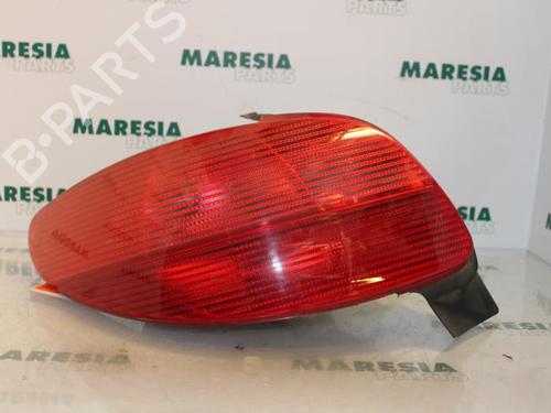 Used Left taillight PEUGEOT 206 Hatchback (2A/C) 1.4 i (75 hp) 31477174