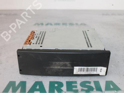 radio-renault-megane-ii-coupe-cabriolet-em01_-2003-2004-2005-2006-2007-2008-2009-2010-31396655 main image