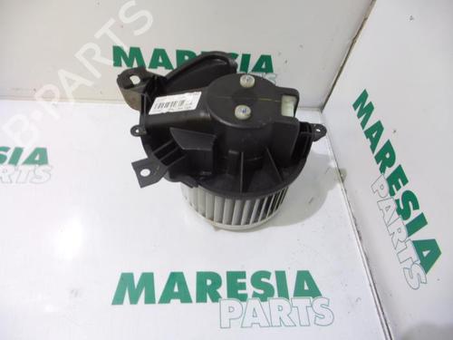 Used Heater blower motor FIAT DOBLO Cargo (263_) 1.6 D Multijet (263WXD1B, 263WXR1B, 263WXX1B, 263ZXD1B,... (105 hp) 31532153
