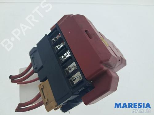 Fuse box RENAULT KADJAR (HA_, HL_) 1.2 TCe 130 (HLMR) | BP39690211E1 - Image 4