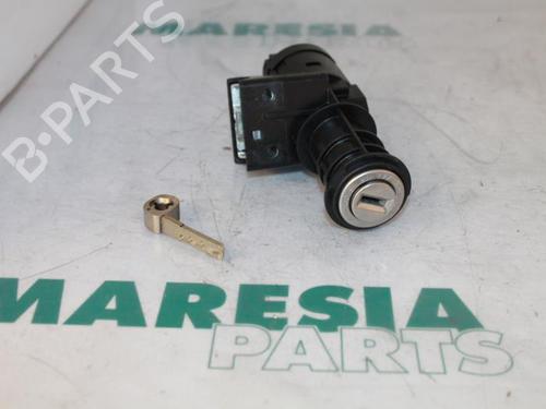 Used Ignition barrel LANCIA YPSILON (843_) 1.3 JTD (843.AXD11, 843.AXD1A) (70 hp) 31438840
