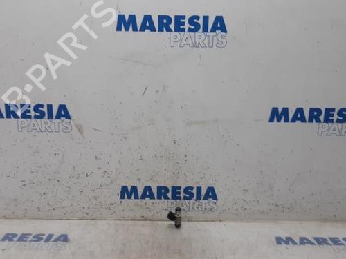 Used Injector FIAT PANDA (169_) 1.2 (169.AXB11, 169.AXB1A) (60 hp) 31475056