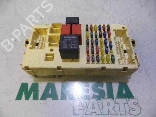Used Fuse box ALFA ROMEO 147 (937_) 1.6 16V T.SPARK ECO (937.AXA1A, 937.BXA1A) (105 hp) 31472305