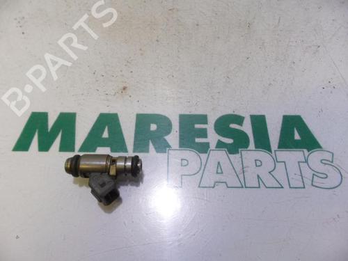 Used Injector RENAULT CLIO II (BB_, CB_) 1.6 16V (BB01, BB0H, BB0T, BB14, BB1D, BB1R, BB2KL, BB3G... (107 hp) 31514819