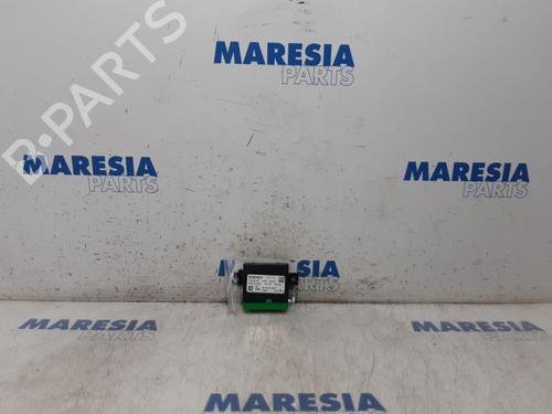 Used Electronic module PEUGEOT 308 SW II (LC_, LJ_, LR_, LX_, L4_) 1.6 BlueHDi 120 (120 hp) 31498177