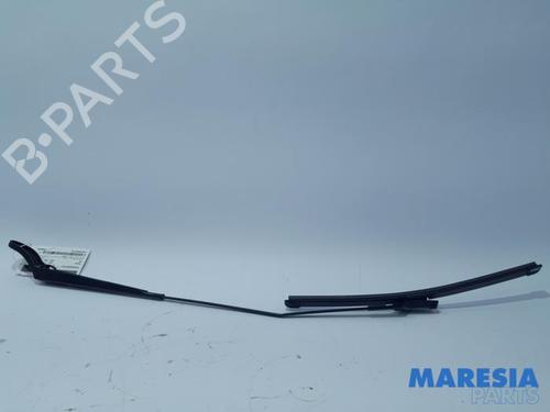 Used Front windshield wiper arm PEUGEOT 208 I (CA_, CC_) 1.2 VTI 82 (82 hp) 31485746