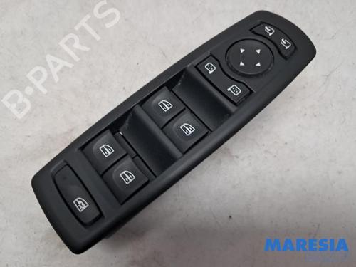 Used Switch Switch RENAULT MEGANE III Grandtour (KZ0/1) 1.5 dCi (KZ09, KZ0D, KZ1G, KZ29, KZ14, KZ1W, KZ10, KZ1F,... (110 hp) 39896615 39896615