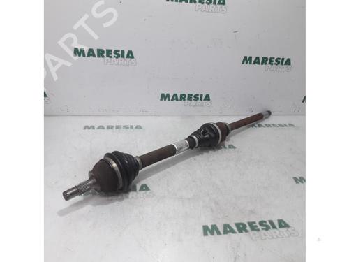 Used Right front driveshaft PEUGEOT 5008 (0U_, 0E_) 1.6 HDi (112 hp) 31390790