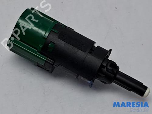 Used Switch PEUGEOT 2008 I (CU_) 1.2 VTi (82 hp) 31433170