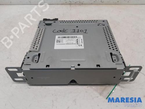 Used Radio RENAULT ZOE (BFM_) ZOE (BFMD) (109 hp) 31523930