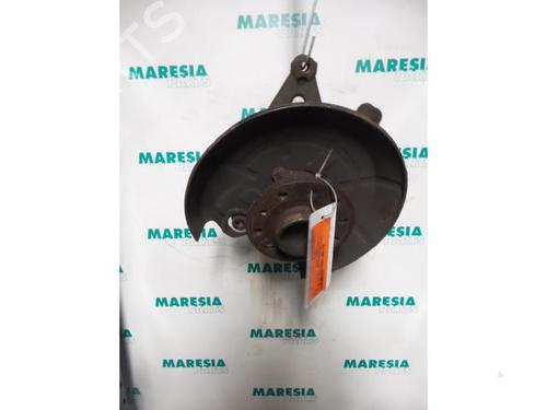 Højre hjullejehus spindel FIAT CROMA (194_) 2.2 16V (147 hp) 31446680