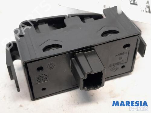 Warning switch RENAULT SCÉNIC III (JZ0/1_) 1.5 dCi | BP31389316I22