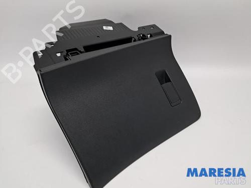 Used Glove box Glove box PEUGEOT 208 II (UB_, UP_, UW_, UJ_) 1.2 PureTech 100 (101 hp) 40093178 40093178