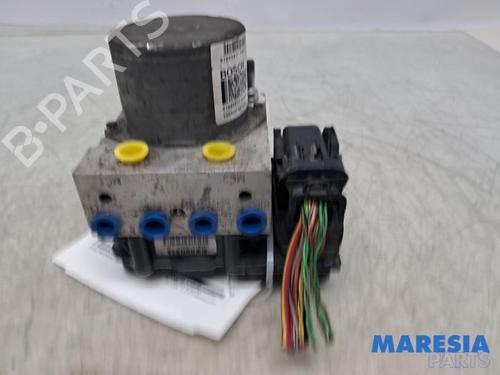 Used ABS pump FIAT 500 C (312_) 1.4 (312CXC1B, 312AXC1B) (100 hp) 31861112