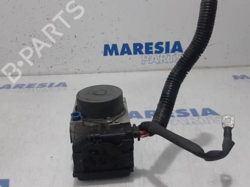 Used ABS pump RENAULT KANGOO Express (FW0/1_) 1.5 dCi 90 (FW0G, FW05, FW08, FW11) (90 hp) 31452055