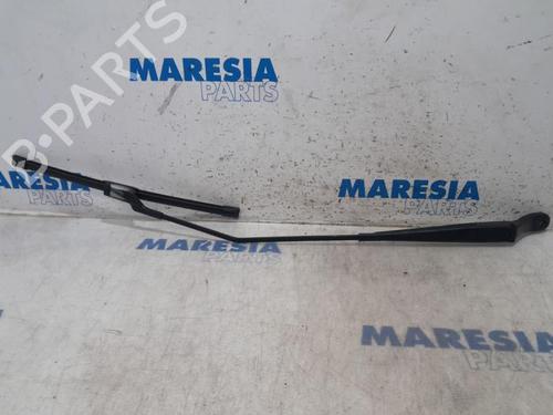 front-windshield-wiper-arm-peugeot-208-i-ca_-cc_-2012-2013-2014-2015-2016-2017-2018-2019-2020-2021-31496874 main image