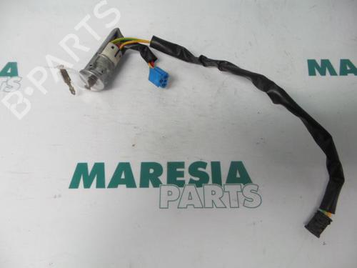 Used Ignition barrel PEUGEOT 206 SW (2E/K) 1.4 (75 hp) 31500946