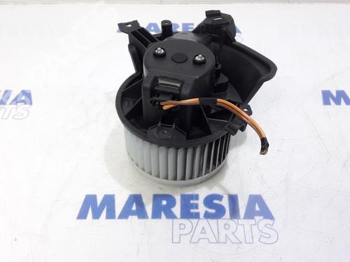 Used Heater blower motor FIAT DOBLO Cargo (263_) 1.6 D Multijet (263WXD1B, 263WXR1B, 263WXX1B, 263ZXD1B,... (105 hp) 31522950