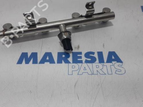 Used Injection rail CITROËN DS3 (SA_) 1.6 THP 155 (156 hp) 31511222