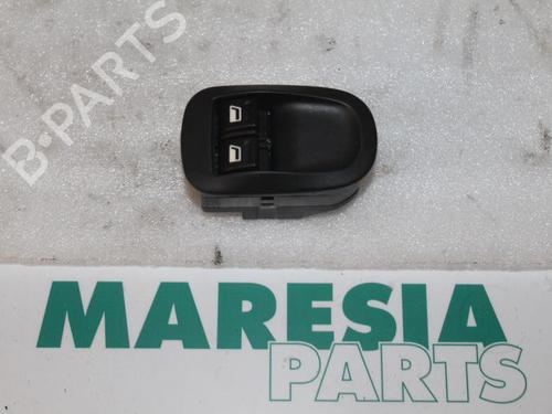Used Switch PEUGEOT 206 Hatchback (2A/C) 1.4 i (75 hp) 31429062