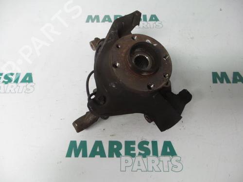 Used Right front steering knuckle FIAT STILO (192_) 1.4 16V (192AXH1B, 192BXH1B) (95 hp) 31411551