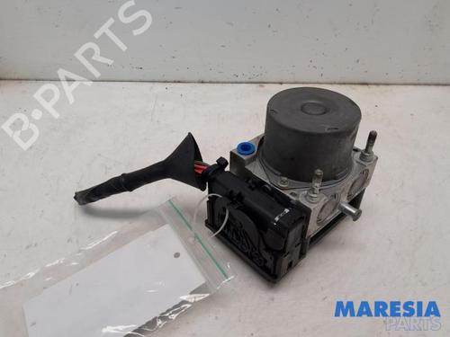 Used ABS pump RENAULT CLIO III (BR0/1, CR0/1) 1.4 16V (98 hp) 31472247