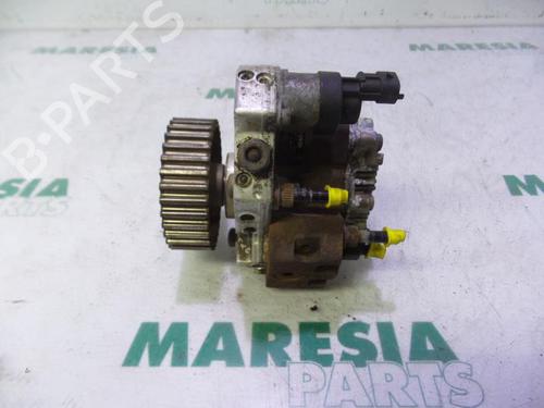 Used Fuel pump RENAULT GRAND SCÉNIC II (JM0/1_) 1.9 dCi (JM0G, JM12, JM1G, JM2C) (120 hp) 31533234