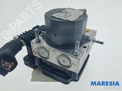 Used ABS pump ABS pump RENAULT KADJAR (HA_, HL_) 1.2 TCe 130 (HLMR) (130 hp) 39690205 39690205
