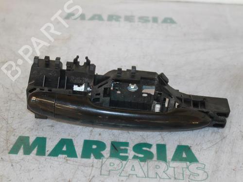 front-left-exterior-door-handle-renault-megane-ii-bm01_-cm01_-2001-2002-2003-2004-2005-2006-2007-2008-2009-2010-2011-2012-31490567 main image