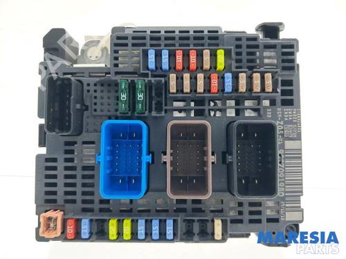 Used Fuse box Fuse box PEUGEOT 308 II (LB_, LP_, LW_, LH_, L3_) 1.6 THP 125 (125 hp) 33296162 33296162